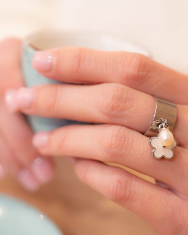 Bague pampille perle et fleur